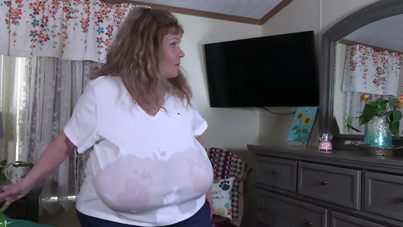 Suzie Big Tits In Wet Tshirts