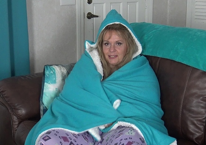 Suzie Says Cuddle With Step Mom - Suzie Q aka Suzie 44K - Suzie Q video on CurveFanz