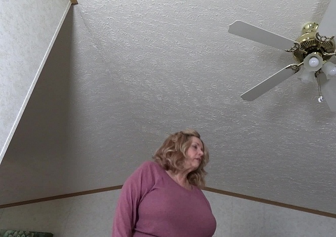 Dropping Huge Tits in Your Face - Suzie Q aka Suzie 44K - Suzie Q video on CurveFanz